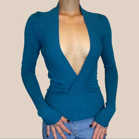 Deep V sweater top - Picture 3 of 4